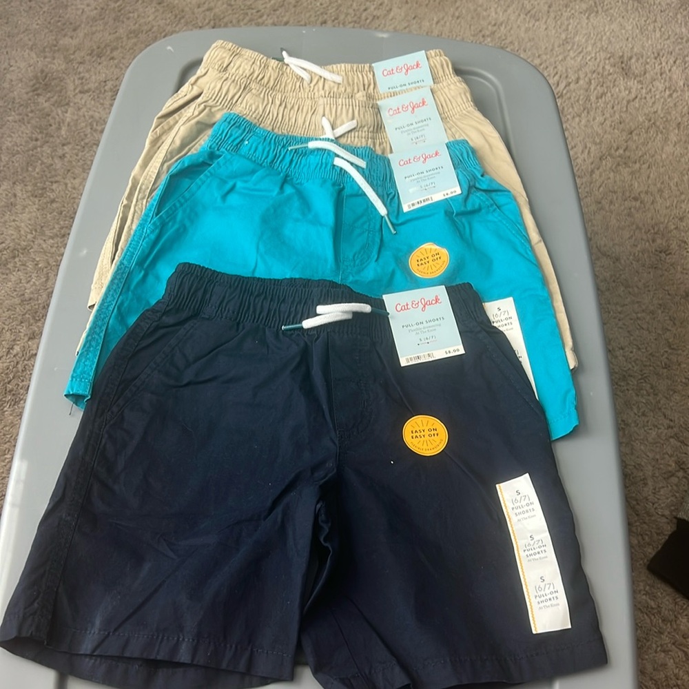 Cat & Jack Flat-front shorts boys (3 pairs)